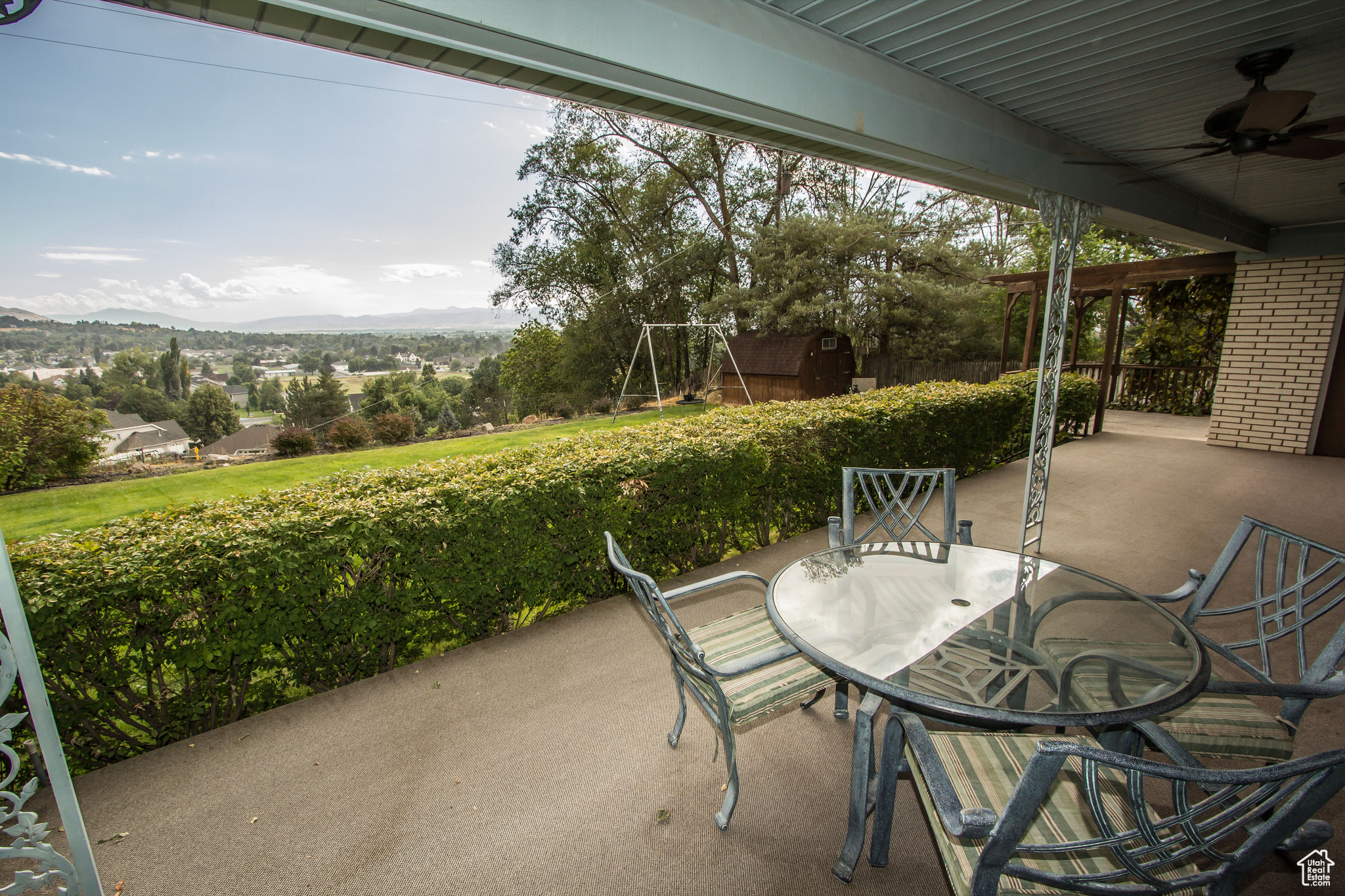 720 MOUNTAIN VIEW DR