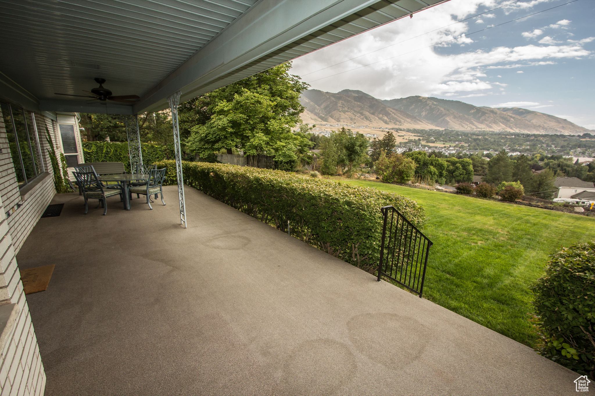 720 MOUNTAIN VIEW DR