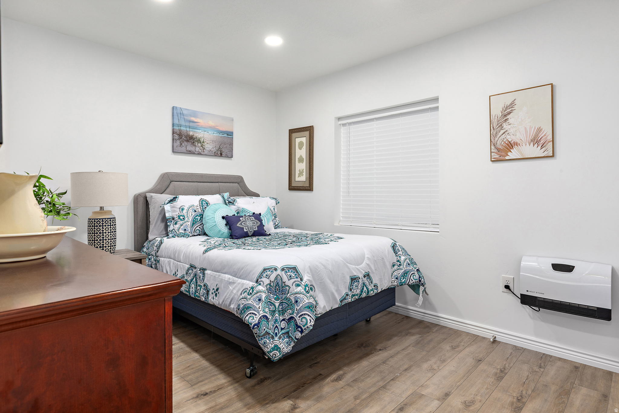 BROADVIEW SHORES - Residential