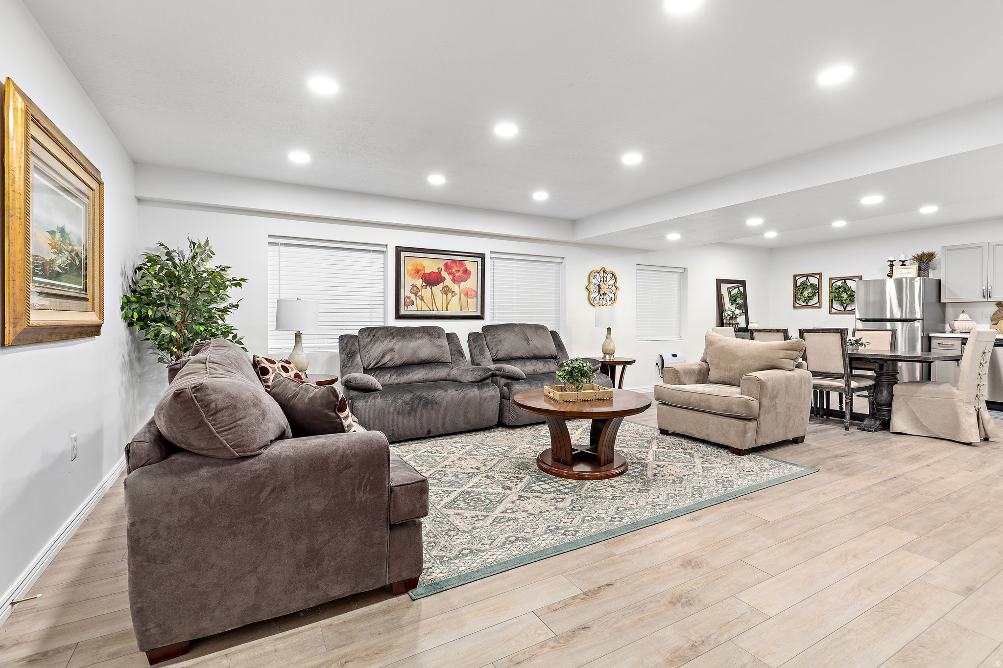 BROADVIEW SHORES - Residential