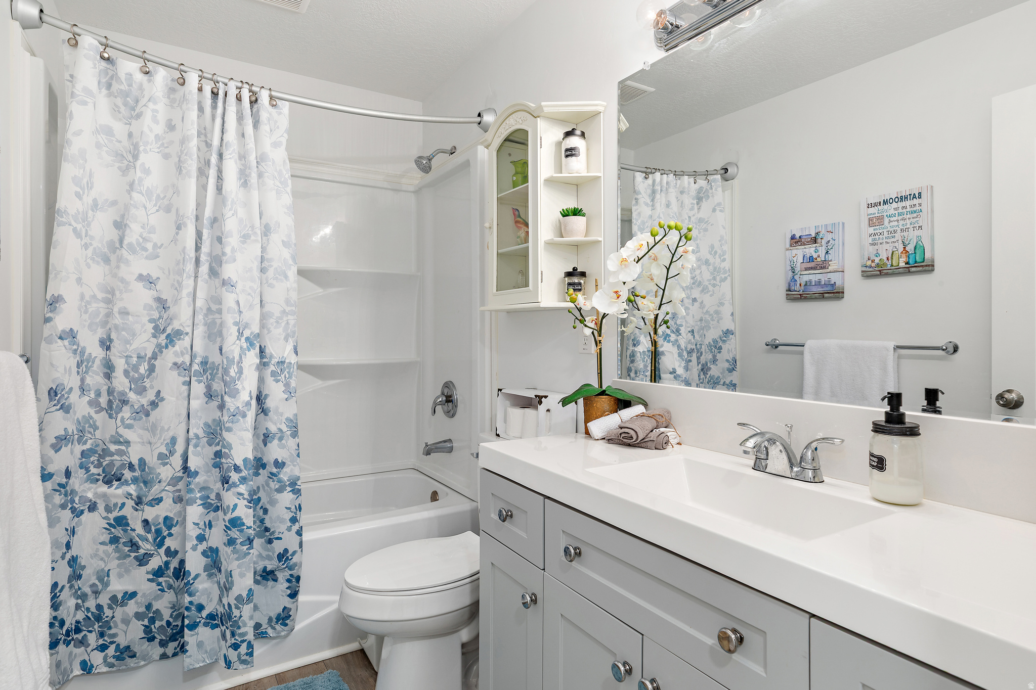 BROADVIEW SHORES - Residential