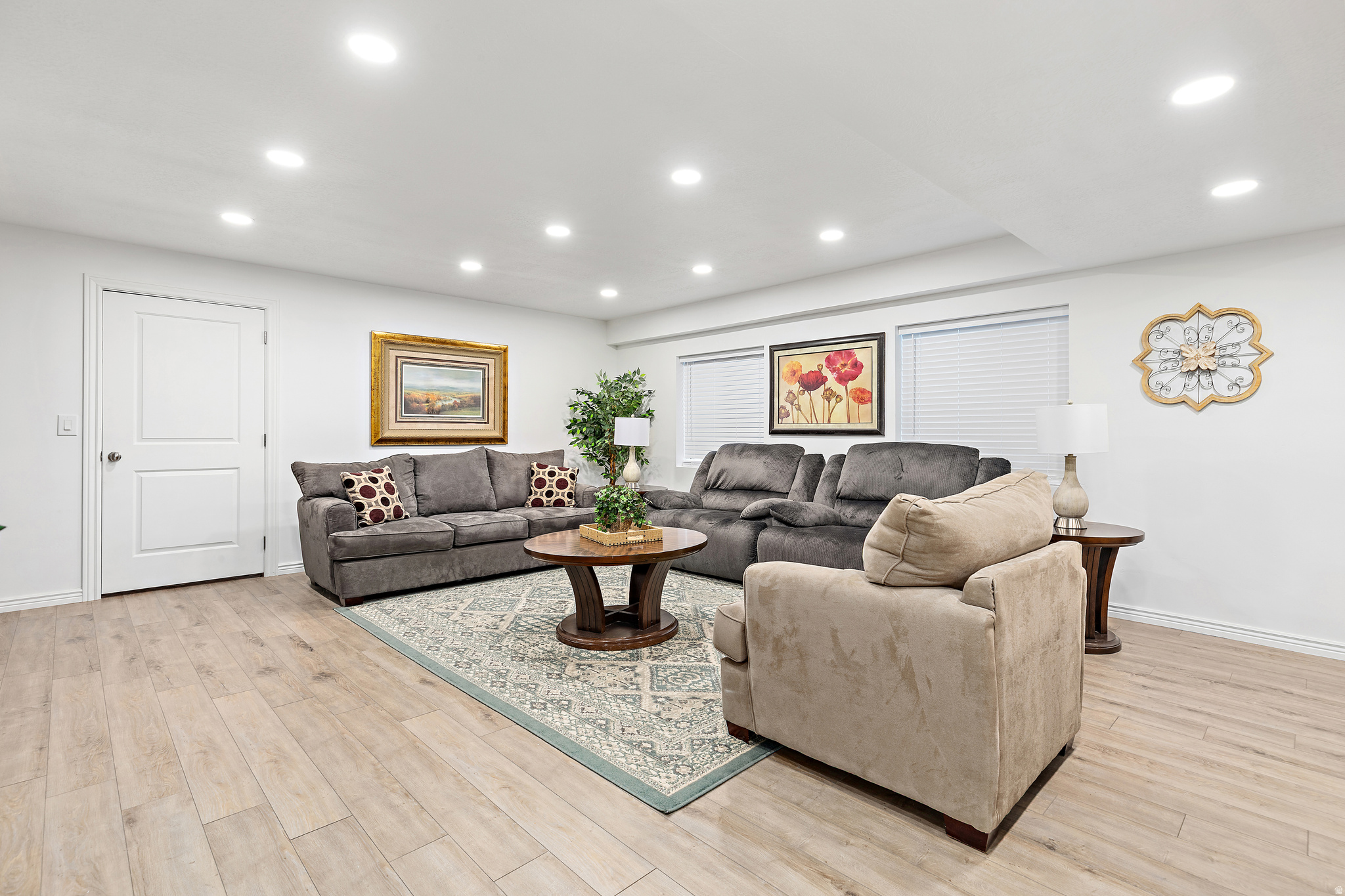 BROADVIEW SHORES - Residential