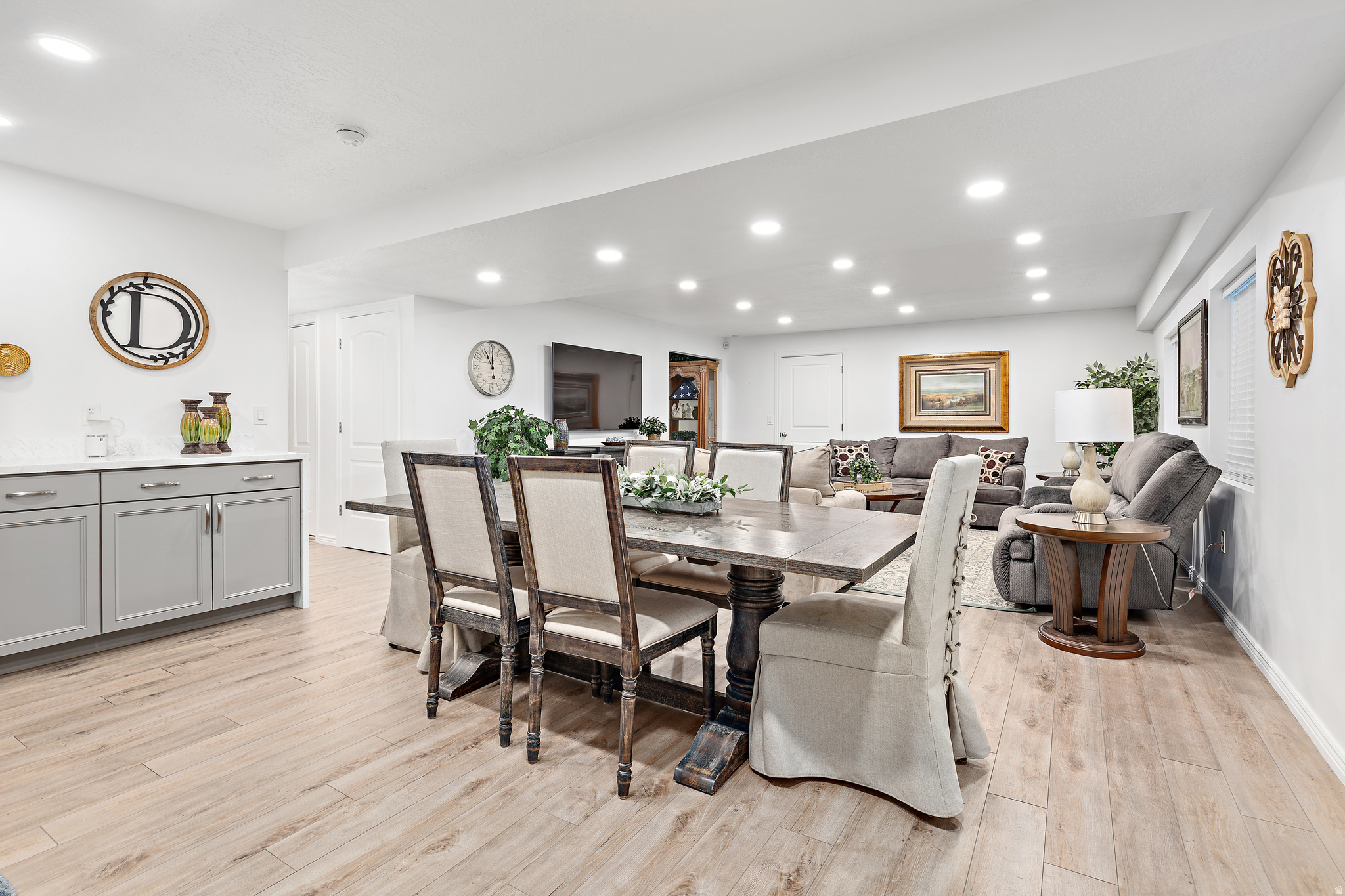 BROADVIEW SHORES - Residential