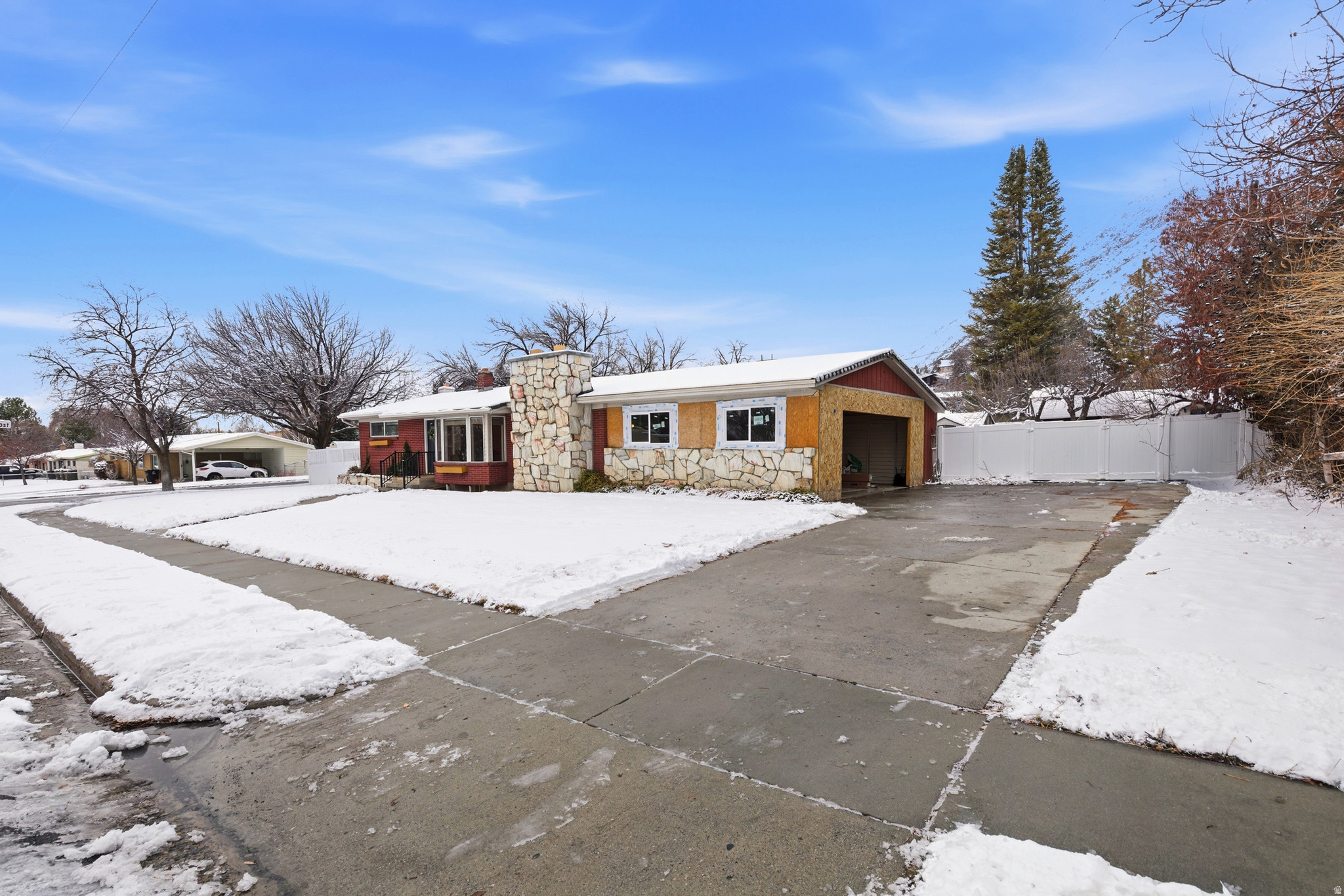 IMPERIAL HEIGHTS - Residential