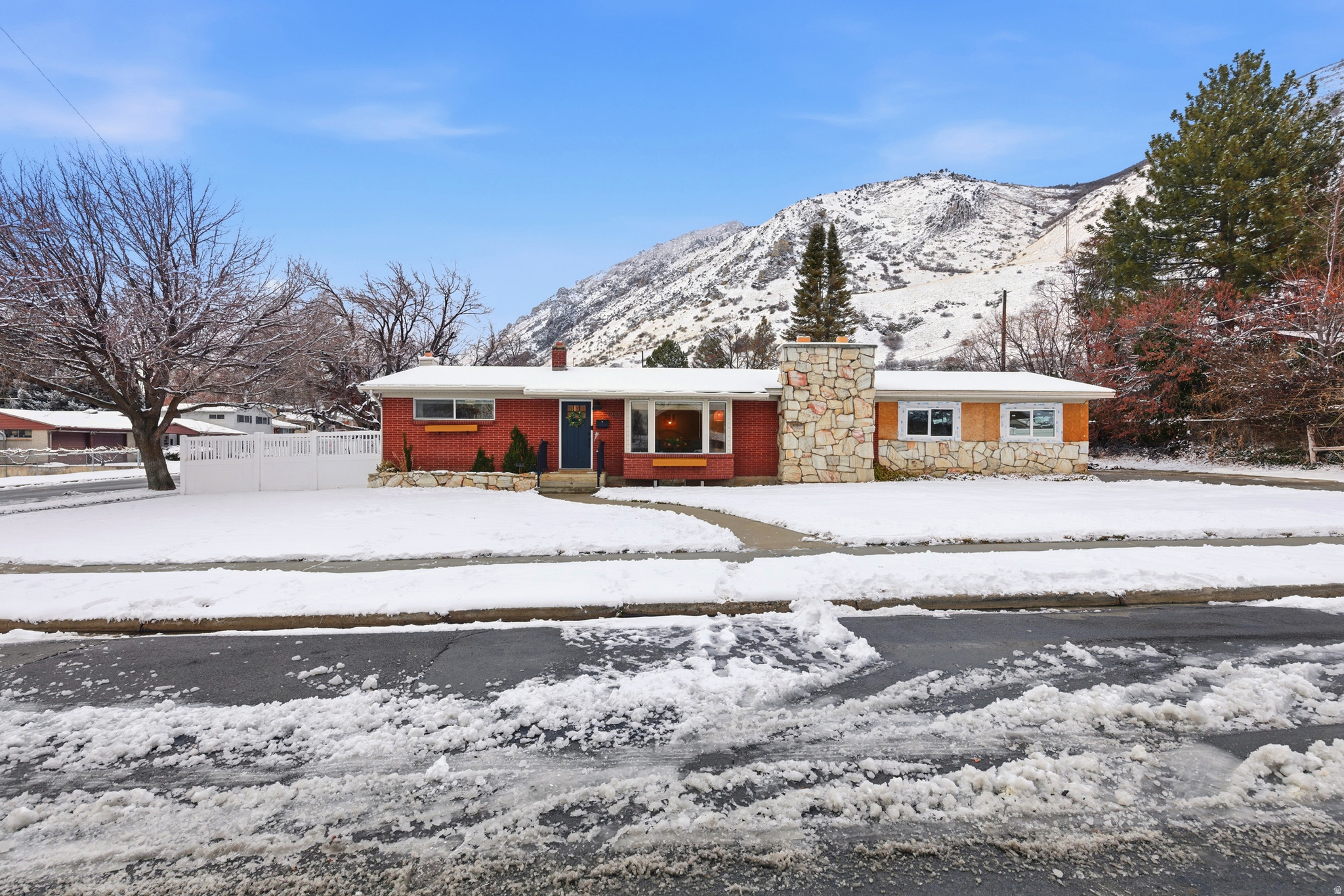 IMPERIAL HEIGHTS - Residential