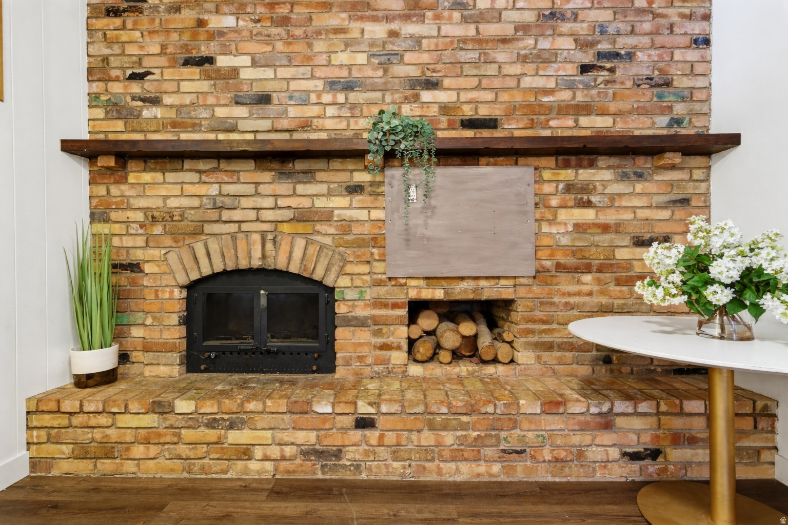 IMPERIAL HEIGHTS - Residential