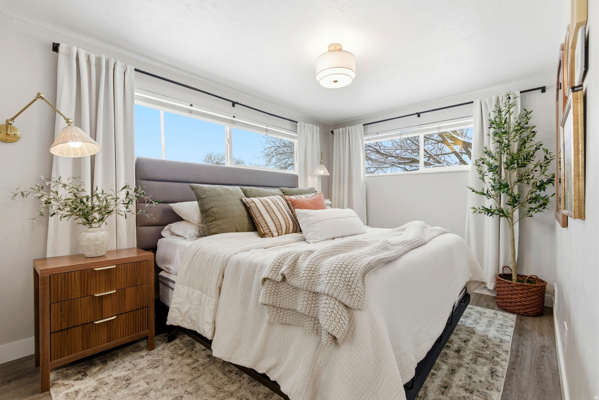 IMPERIAL HEIGHTS - Residential