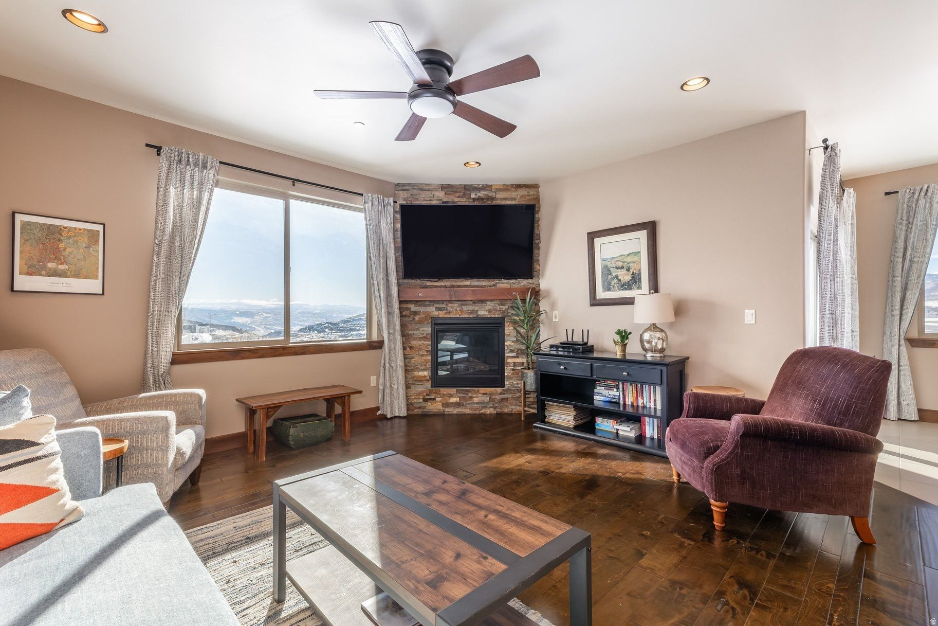 BLACK ROCK RIDGE - Residential