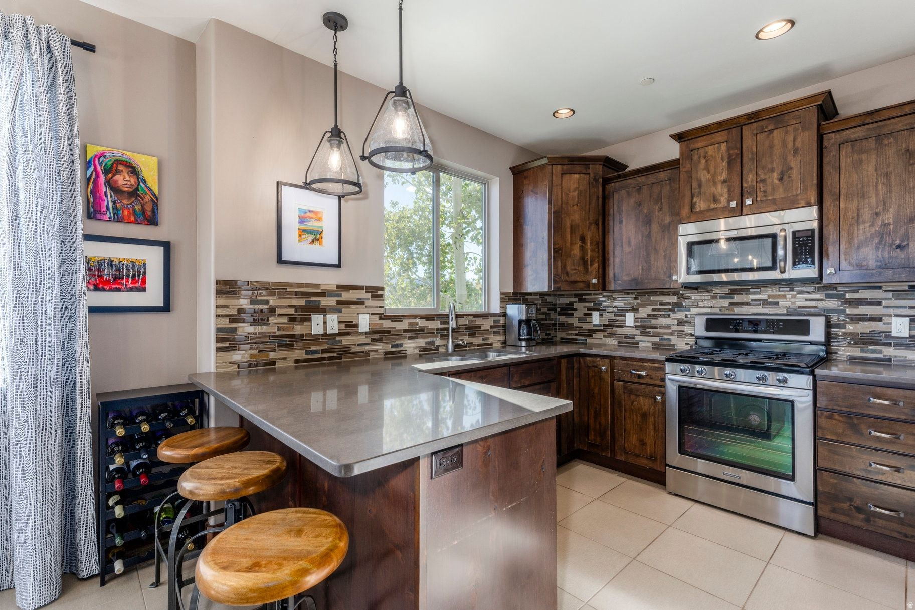 BLACK ROCK RIDGE - Residential