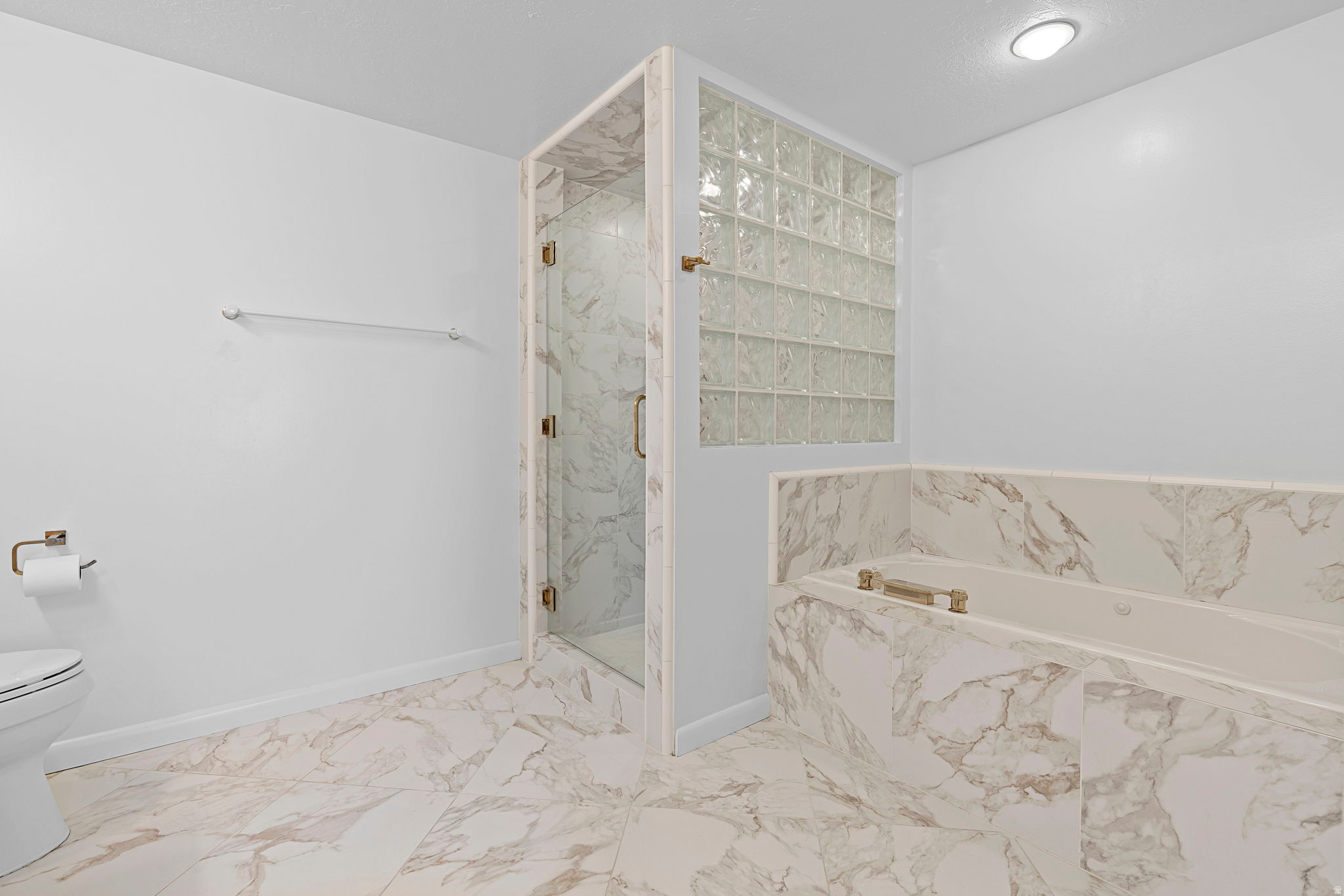 EASTWOOD HILLS - Residential