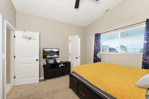 Tiny photo for 4327 S 900 E, South Ogden, UT 84403 (MLS # 2157950)