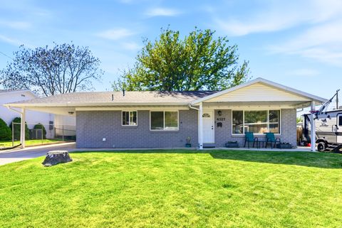 Tiny photo for 4327 S 900 E, South Ogden, UT 84403 (MLS # 2157950)