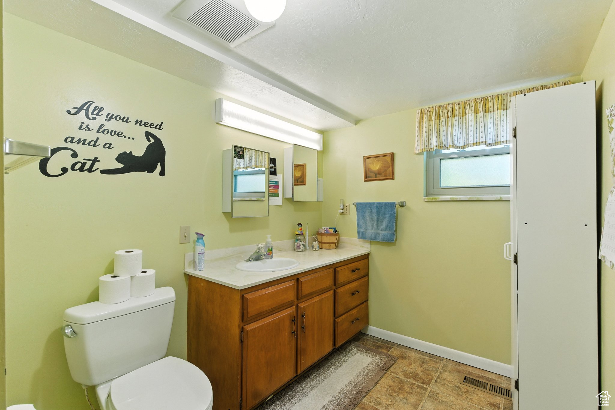 COLONIAL HEIGHTS - Residential