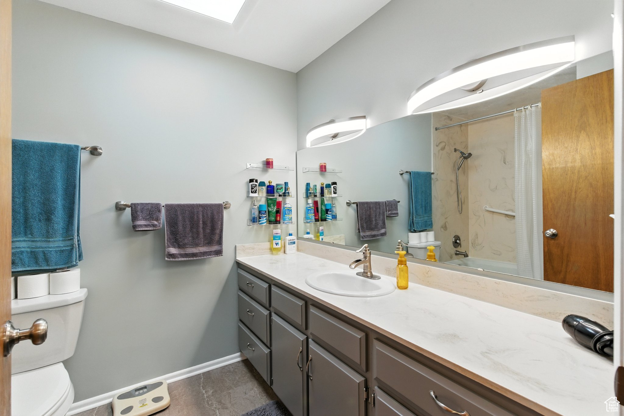 COLONIAL HEIGHTS - Residential