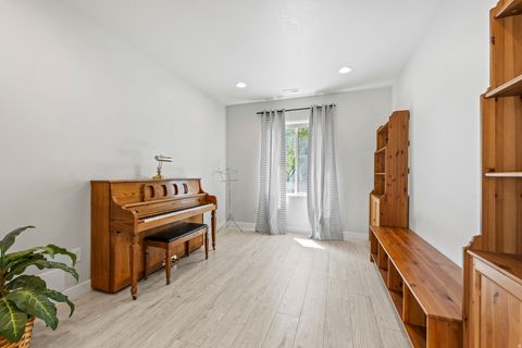 Tiny photo for 701 W 2990 N, Lehi, UT 84043 (MLS # 2159504)