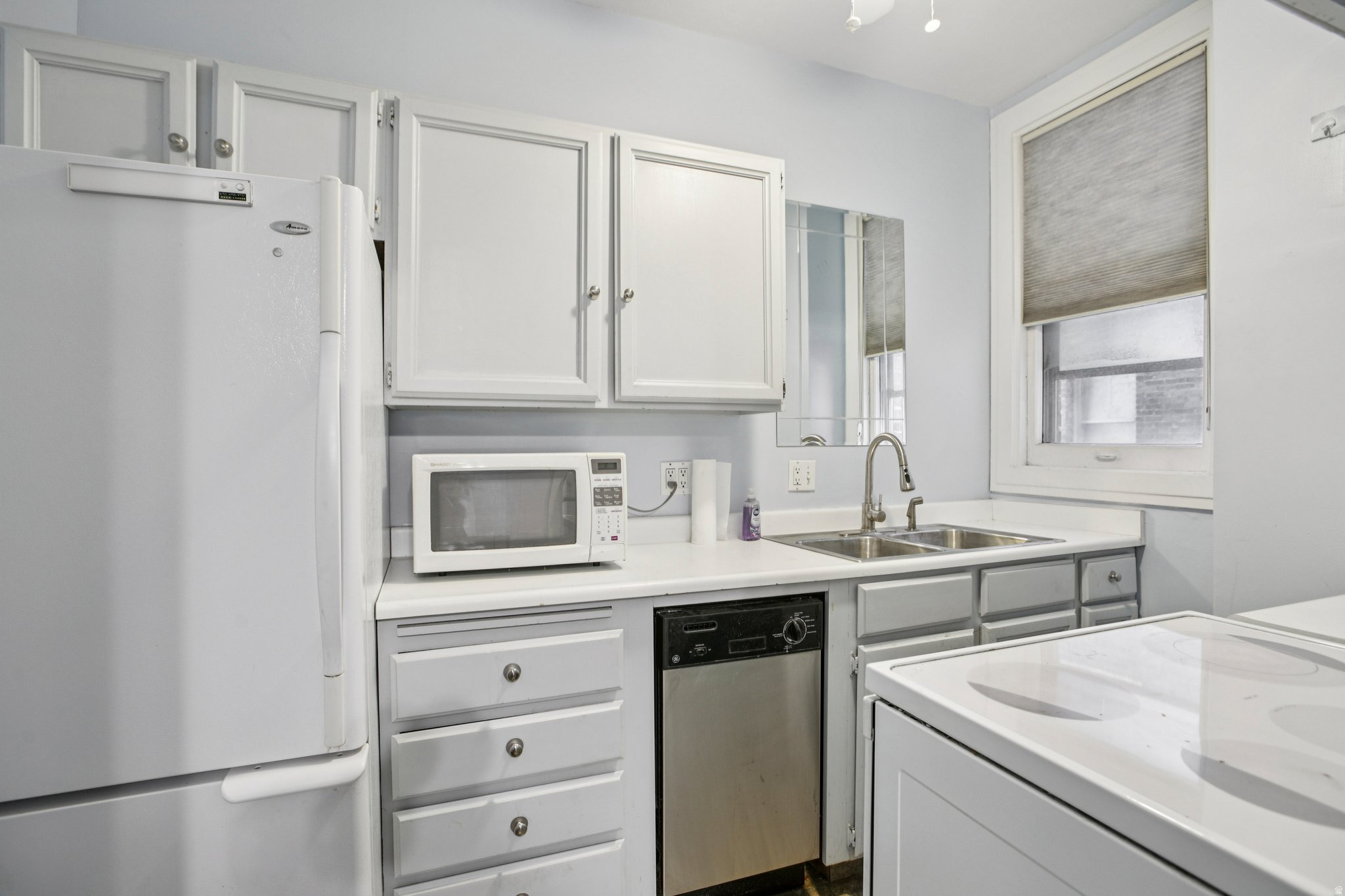 BELVEDERE CONDM - Residential