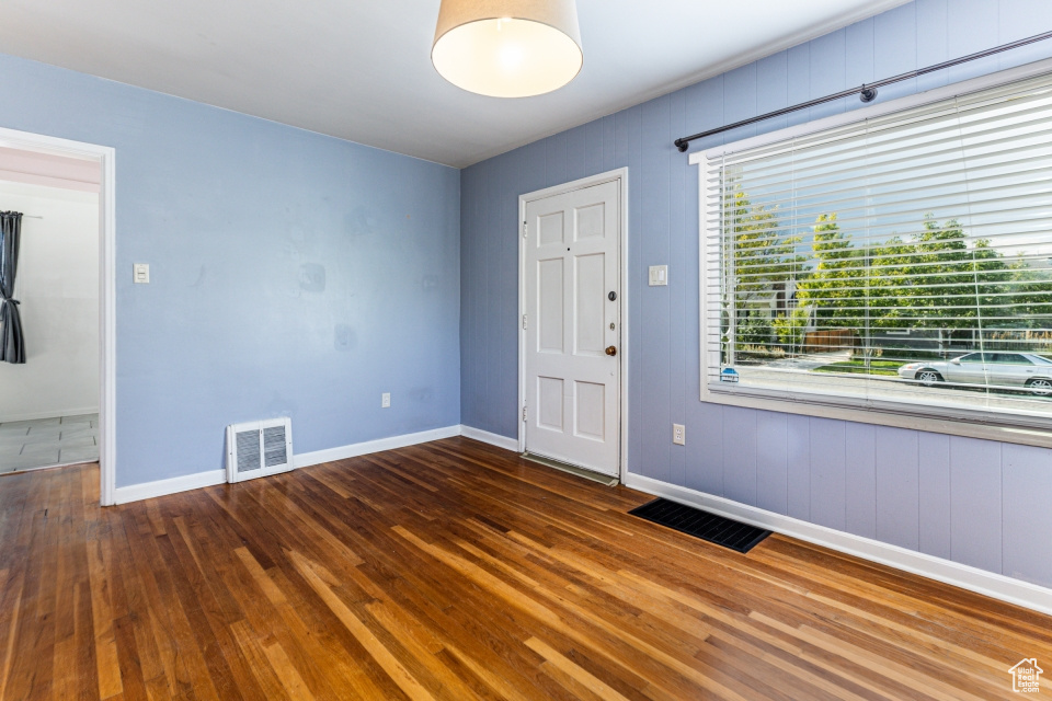 Millcreek, Utah 84106, United States, 4 Bedrooms Bedrooms, ,2 BathroomsBathrooms,Residential,Pending,44155