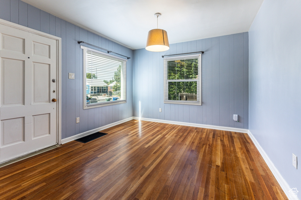 Millcreek, Utah 84106, United States, 4 Bedrooms Bedrooms, ,2 BathroomsBathrooms,Residential,Pending,44155