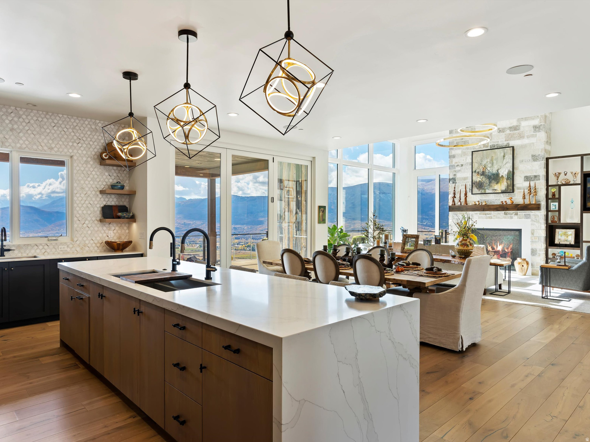 THE HIGHLANDS - Residential