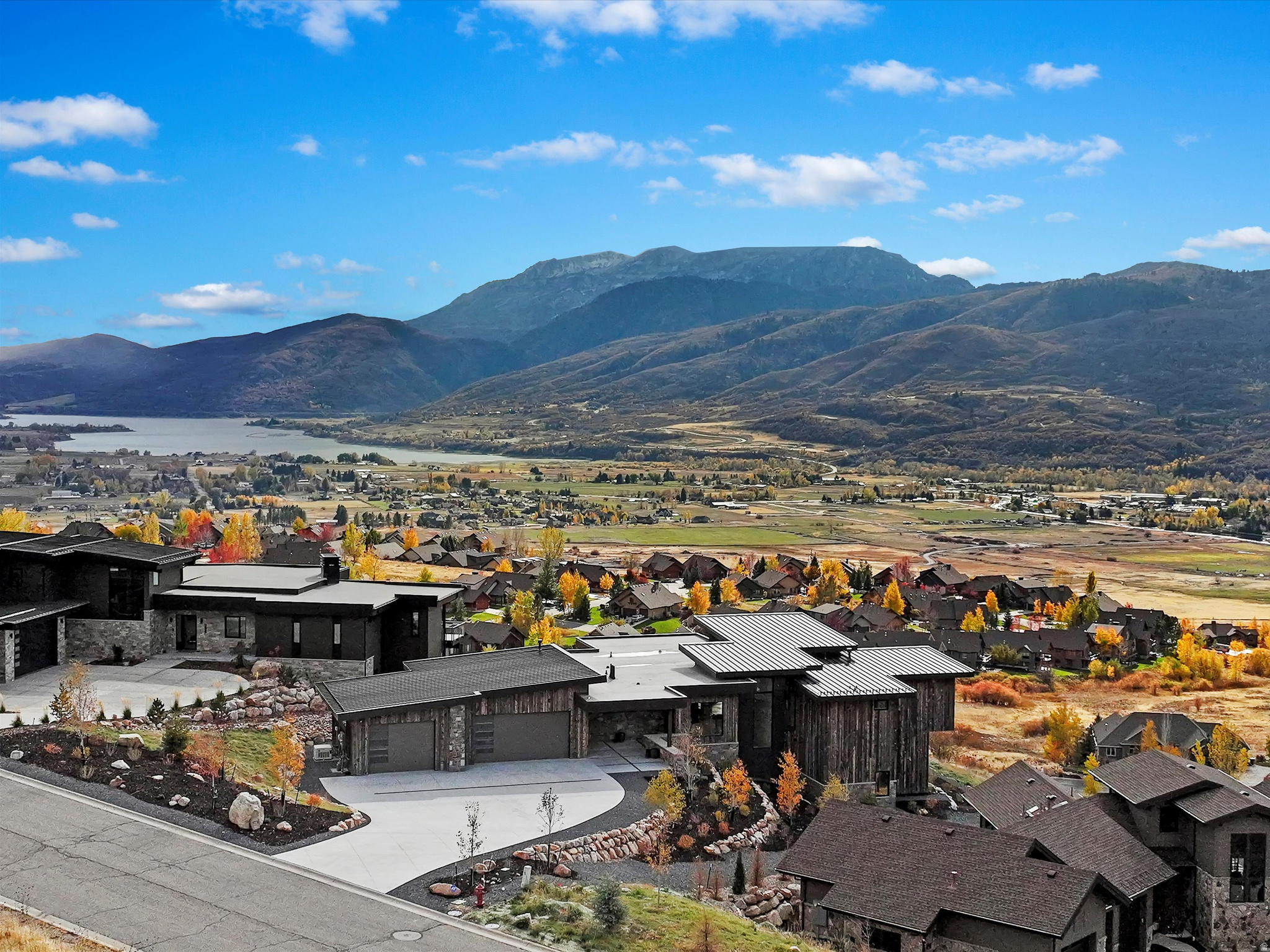 THE HIGHLANDS - Residential