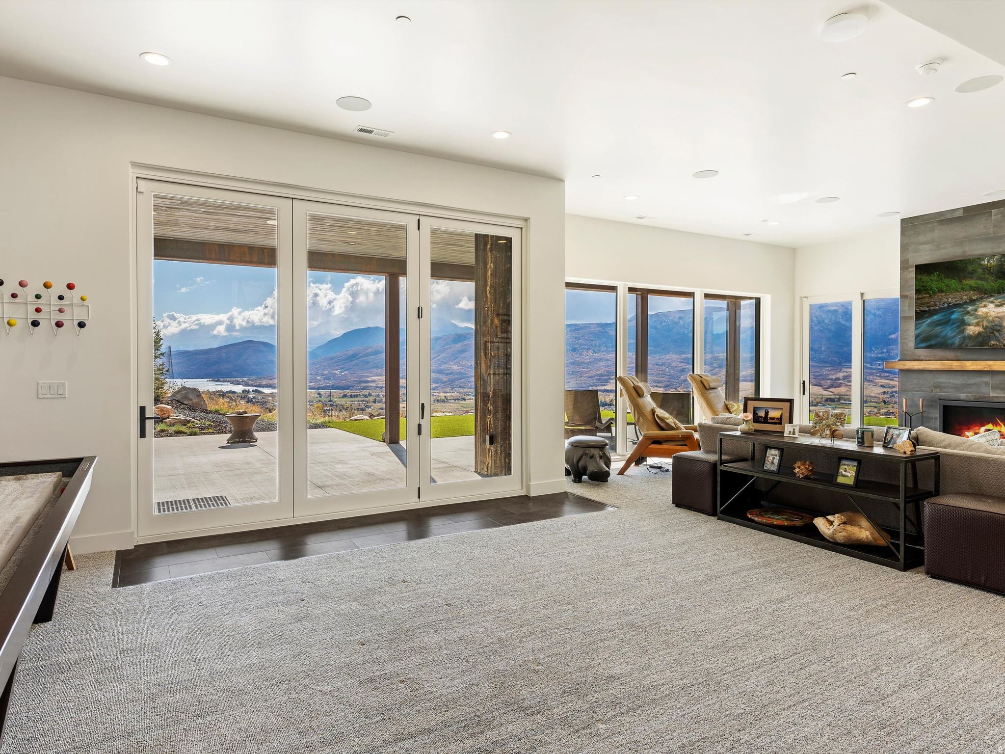 THE HIGHLANDS - Residential