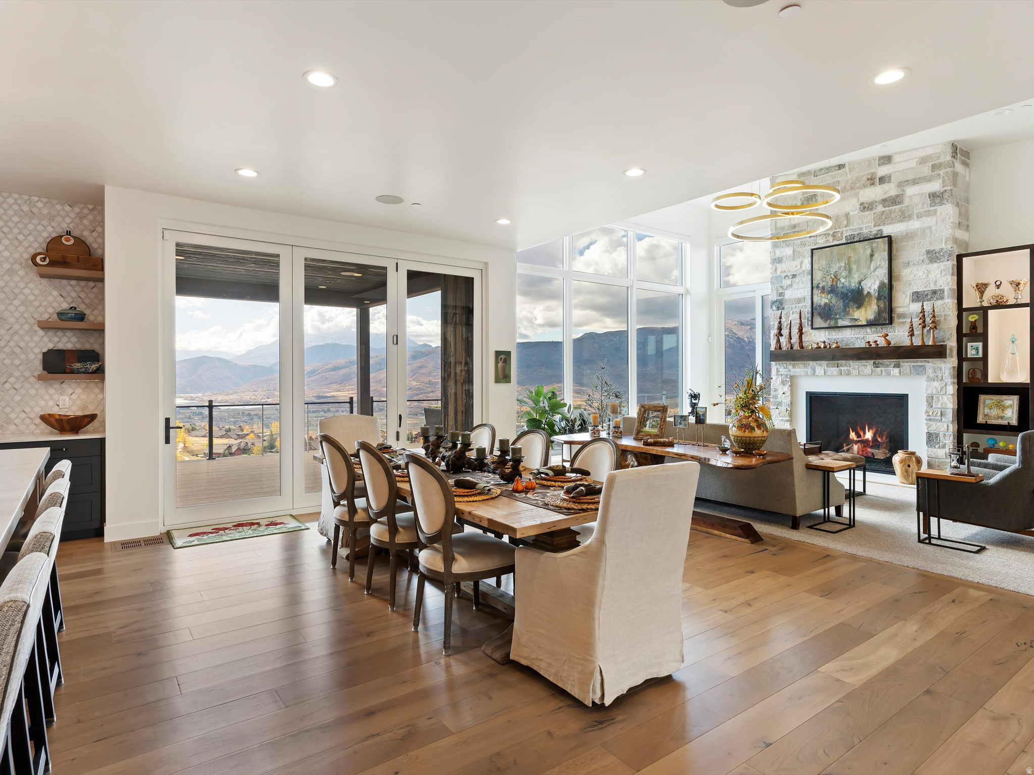 THE HIGHLANDS - Residential