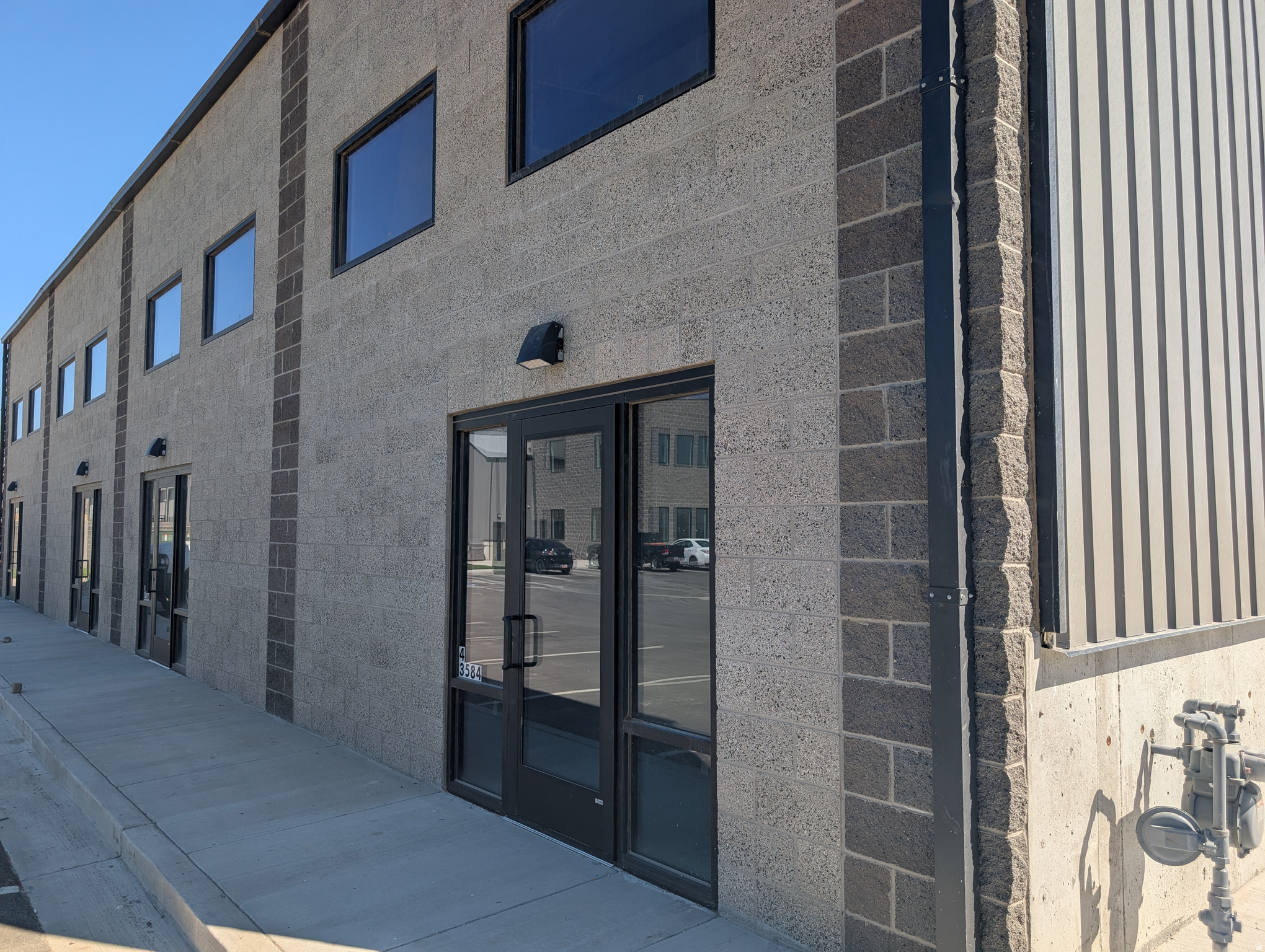 WESTFIELD INDUSTRIAL PARK - Commercial Lease