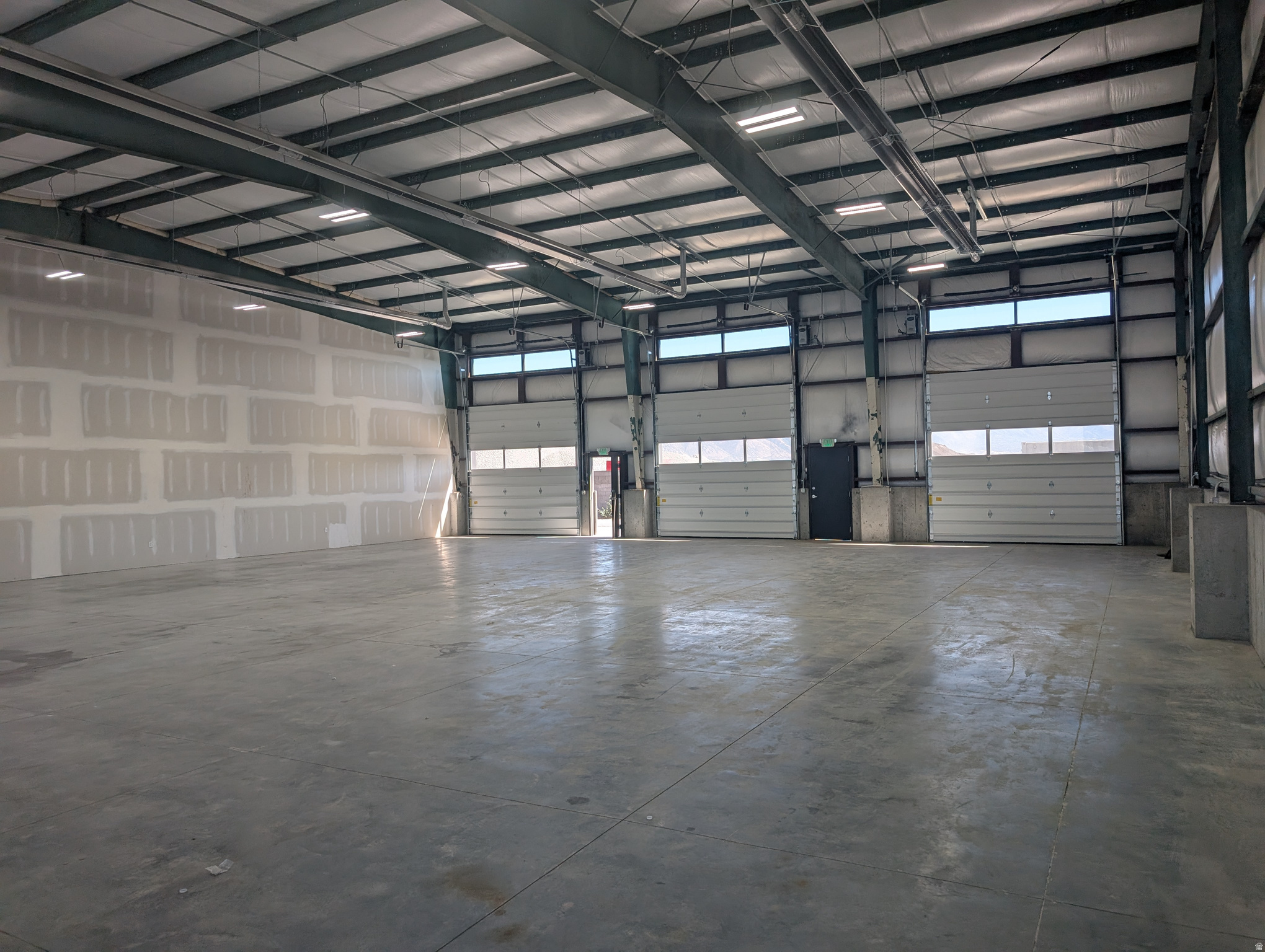 WESTFIELD INDUSTRIAL PARK - Commercial Lease