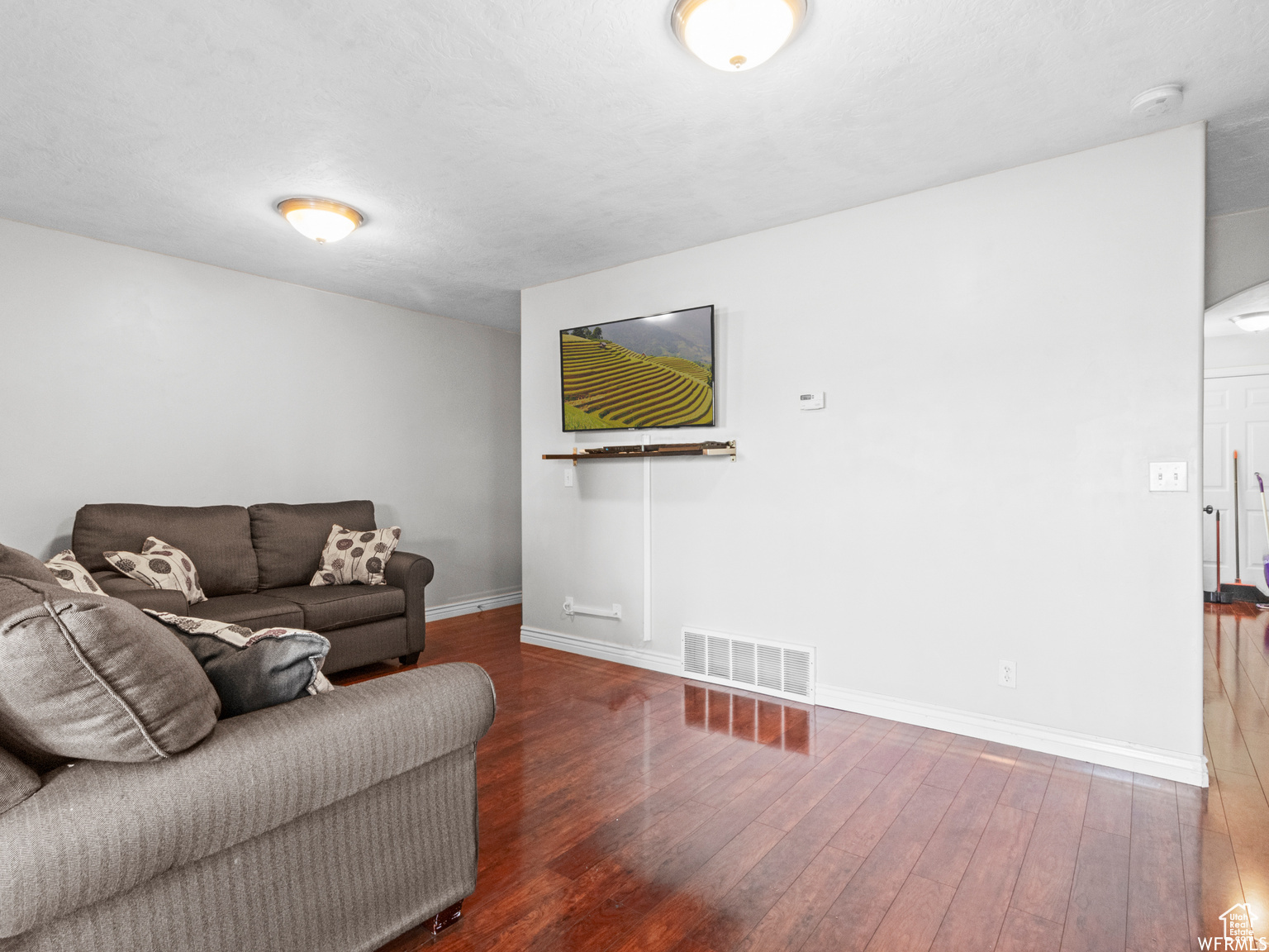 SARATOGA CHASE - Residential