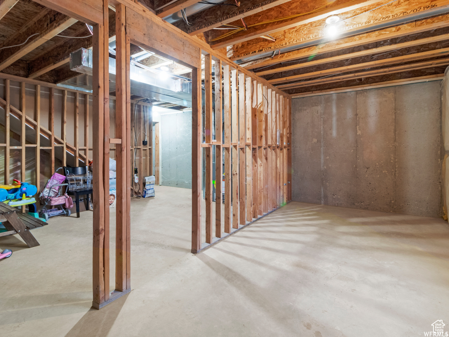 SARATOGA CHASE - Residential