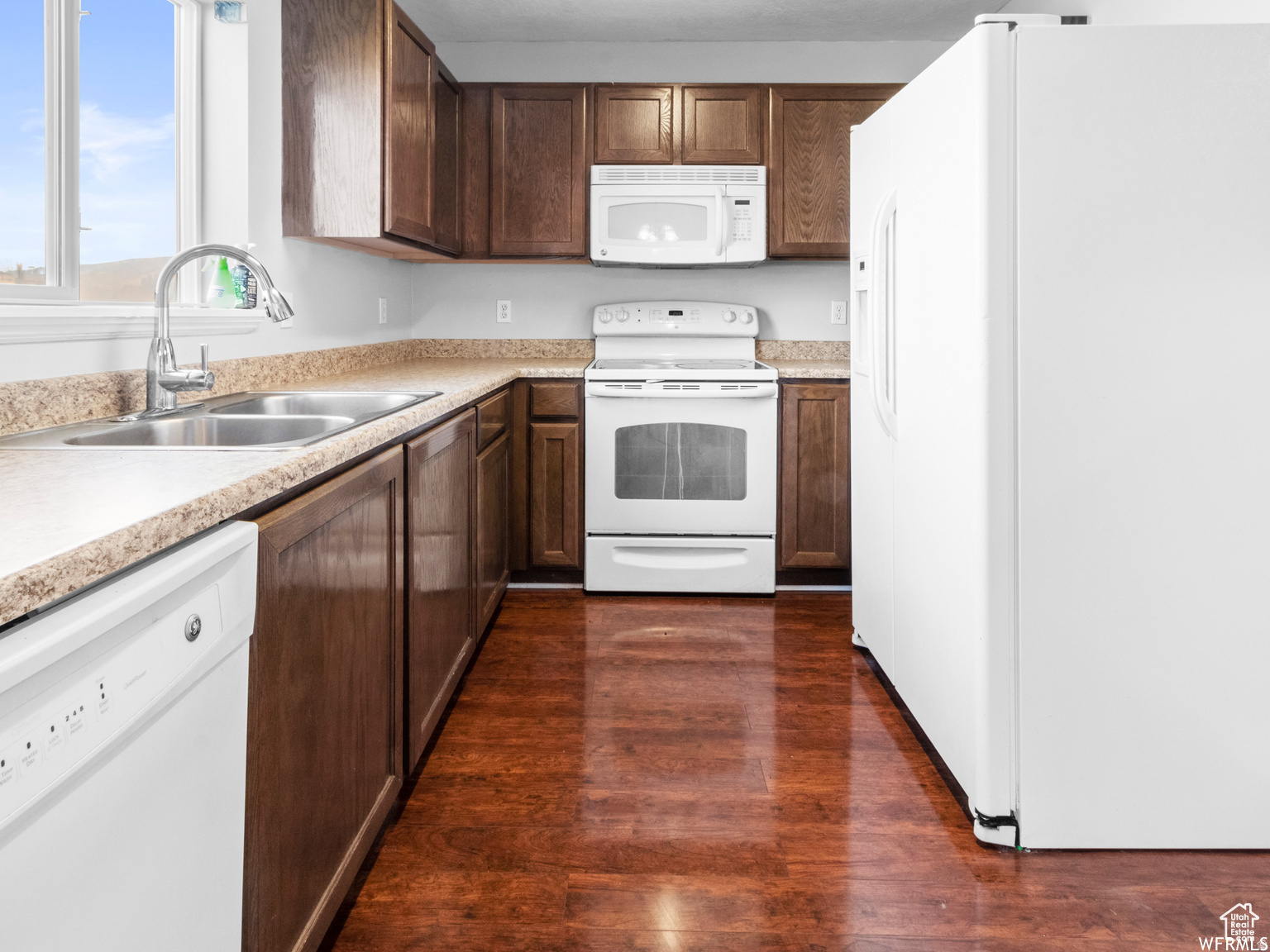 SARATOGA CHASE - Residential