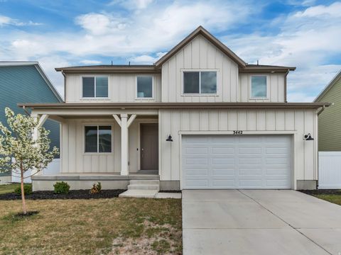 Photo of 3442 N SWIFT LN, Eagle Mountain, UT 84005 (MLS # 2148940)