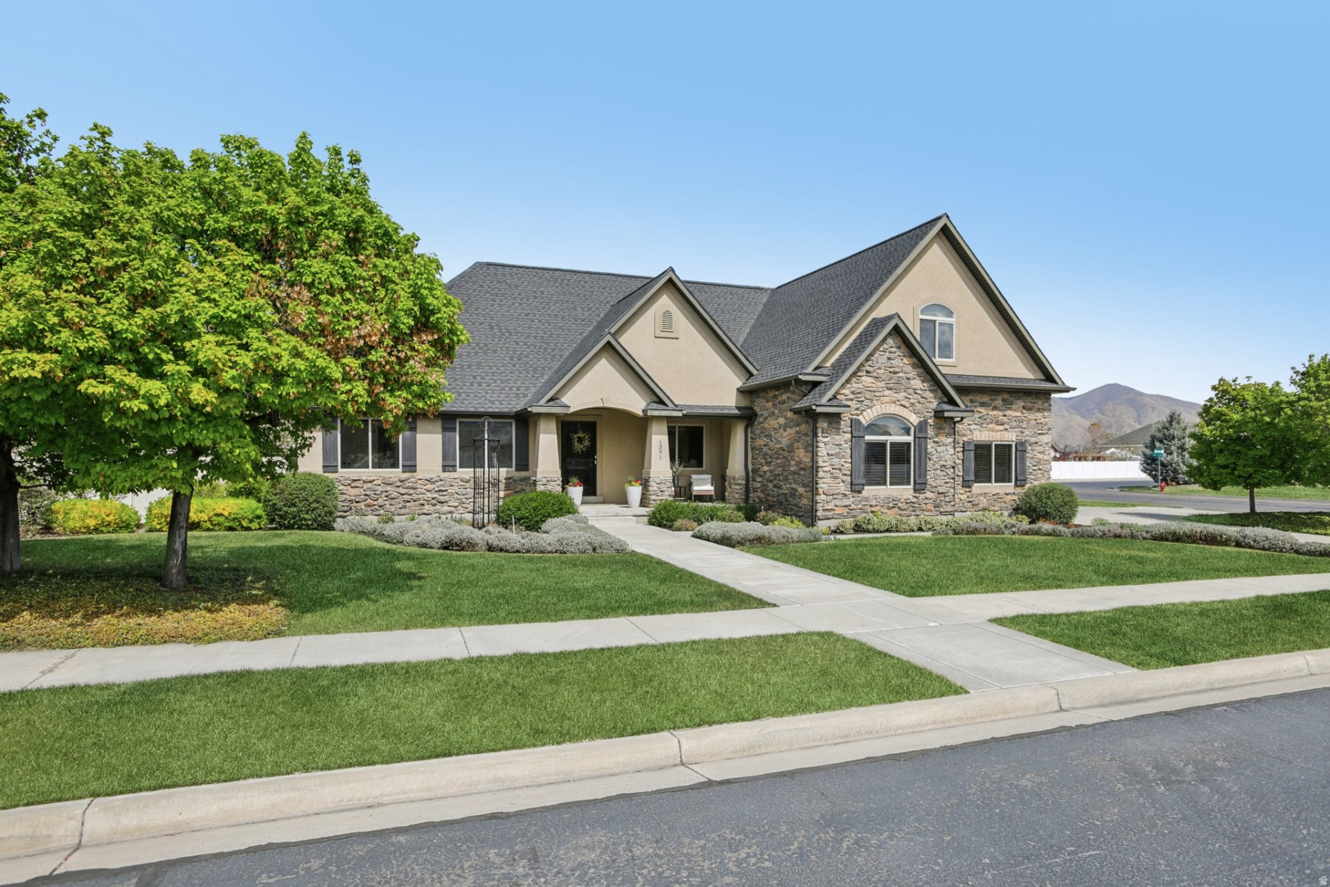 SUNNY RIDGE - Residential