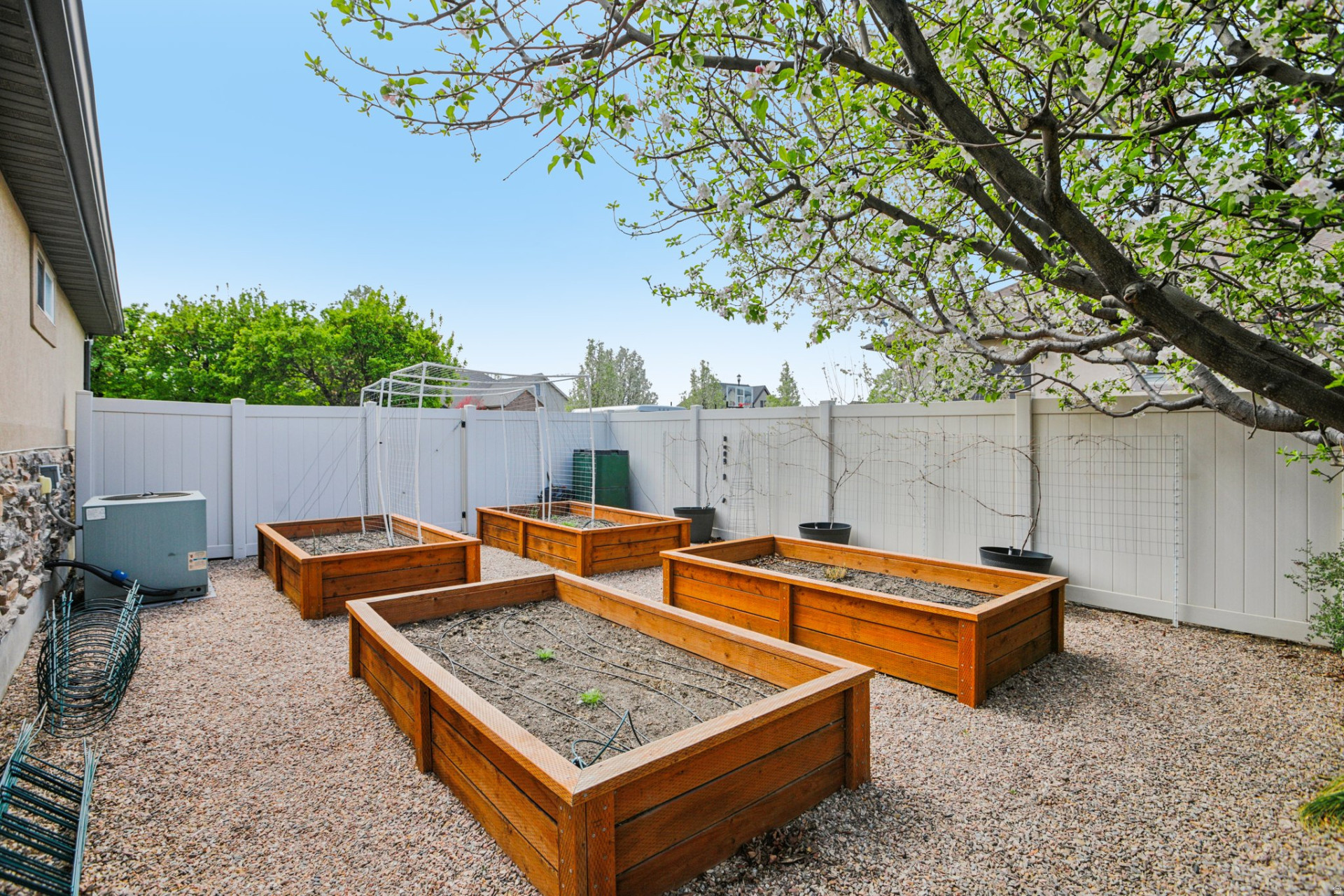 SUNNY RIDGE - Residential