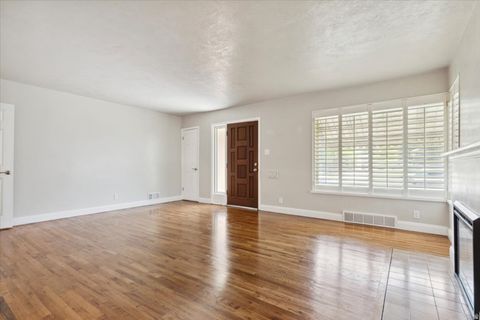 Tiny photo for 2948 S 900 E, Salt Lake City, UT 84106 (MLS # 2156001)