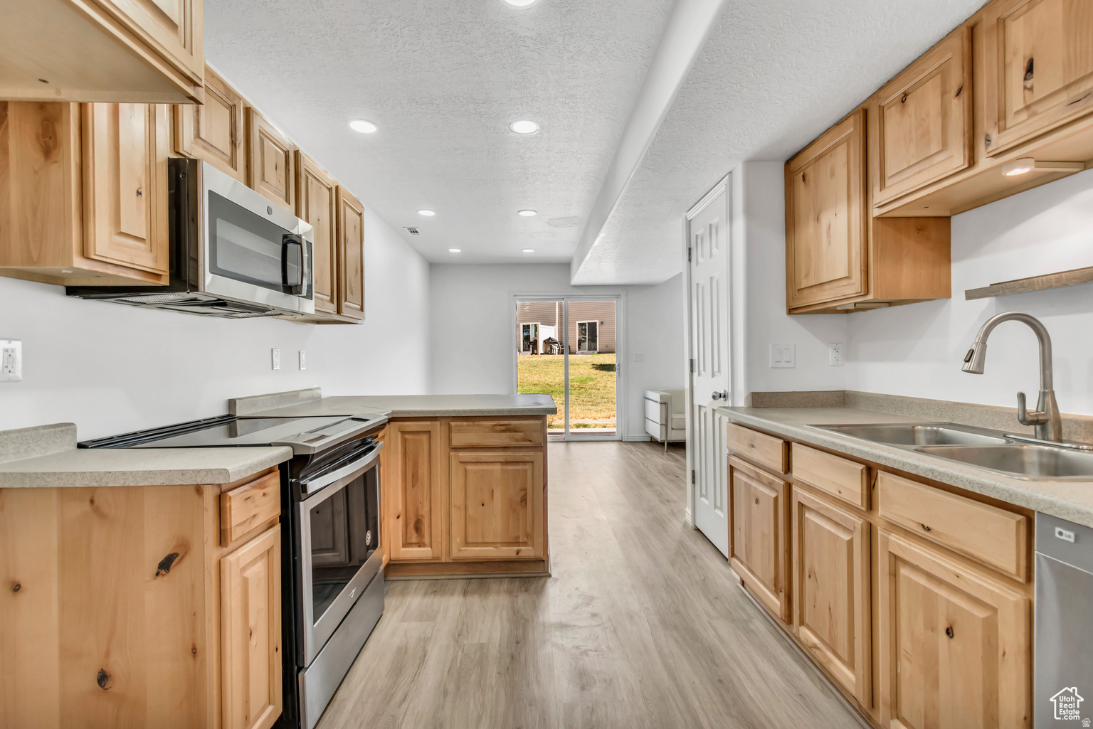 MAPLEWOOD - Residential