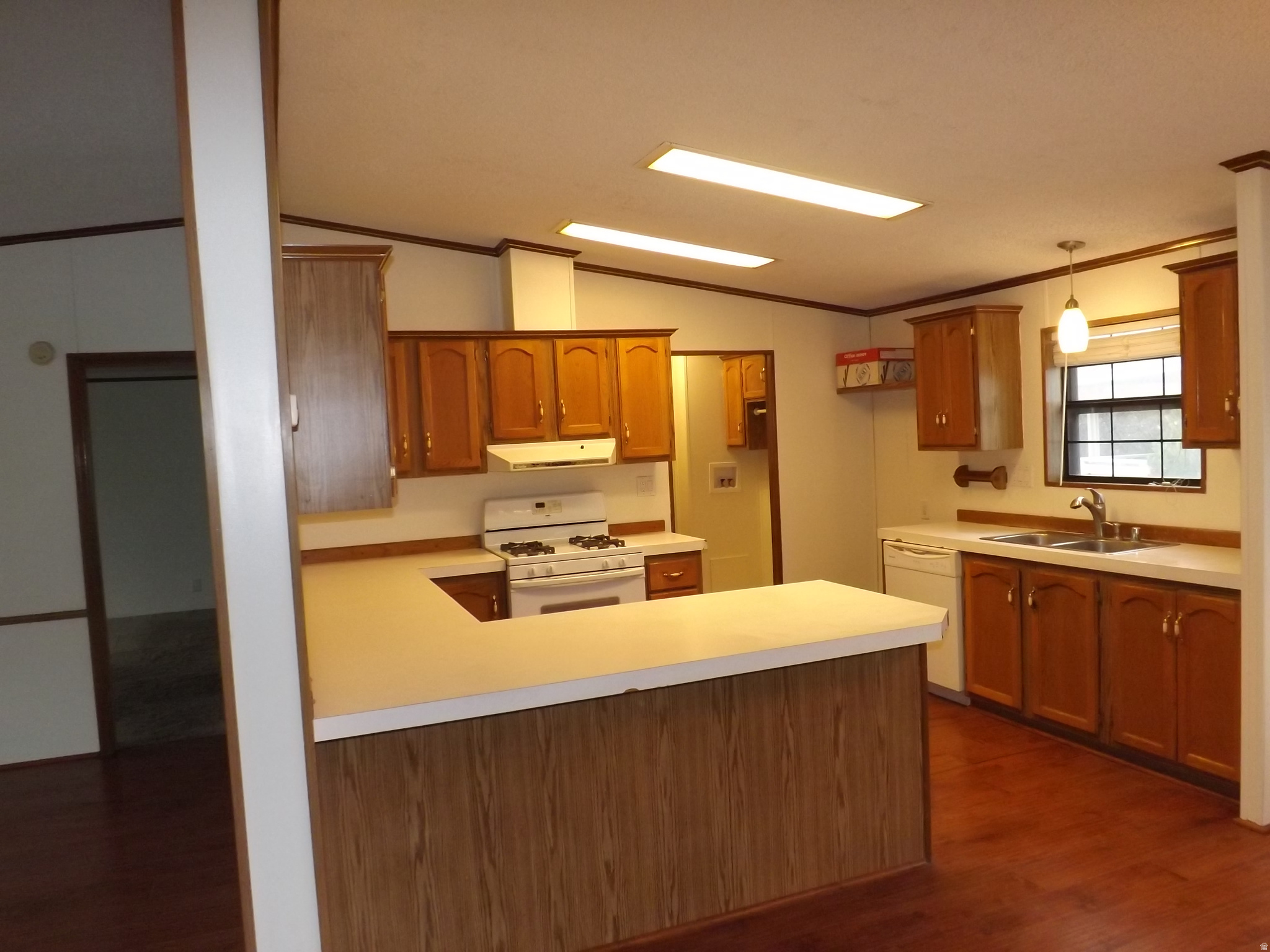 CRESCENTWOOD VILLAGE - Residential