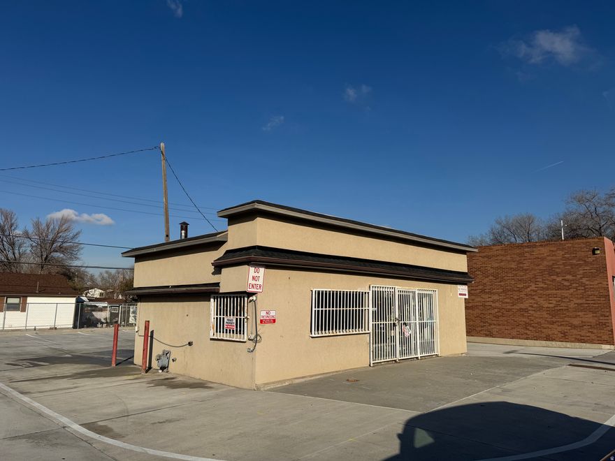 Prime location! This versatile 880 square foot corner building, right across from the police station, boasts high traffic volume and is perfect for your next Vape shop, taco fast food or convenience store. Featuring new Paved Parking ,drive thru window  restrooms, plenty of parking  it's a fantastic investment in a high-visibility area. New roof installed. Great location for a beauty salon! Owner is renovating interior.