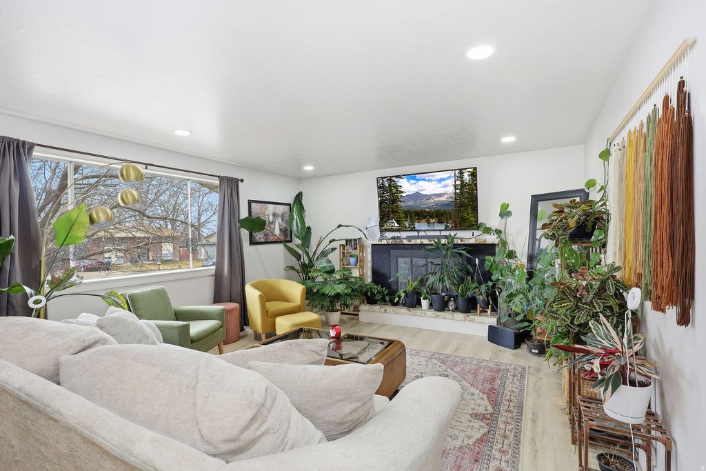 Photo of 846 W 2600 N, Clinton, UT 84015 (MLS # 2137408)