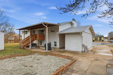 Tiny photo for 846 W 2600 N, Clinton, UT 84015 (MLS # 2137408)