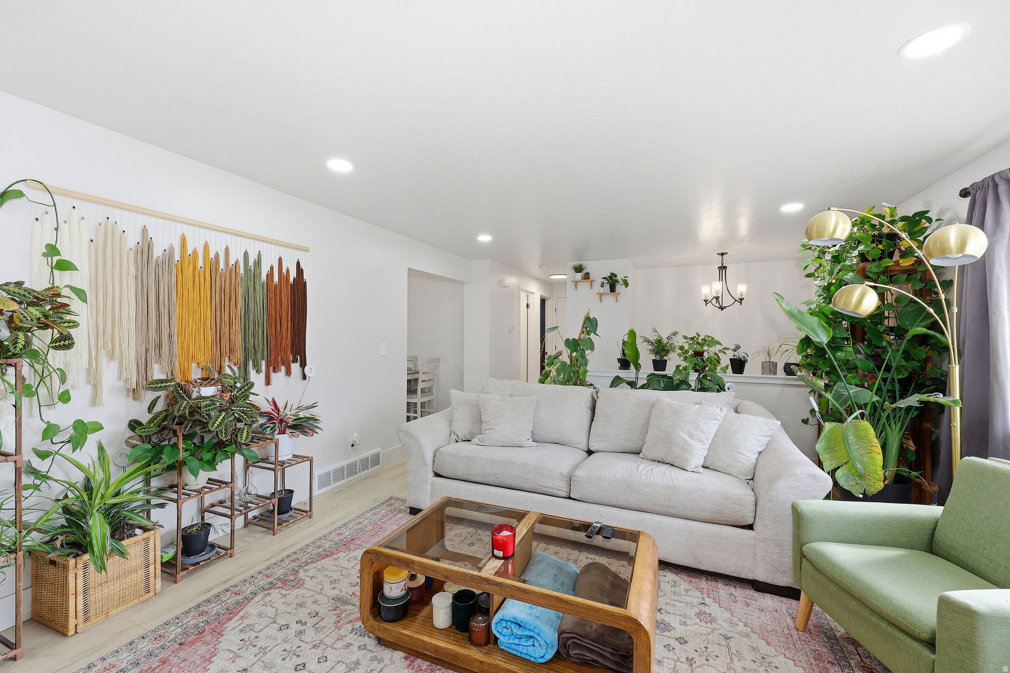 EVE'S GARDEN - Residential