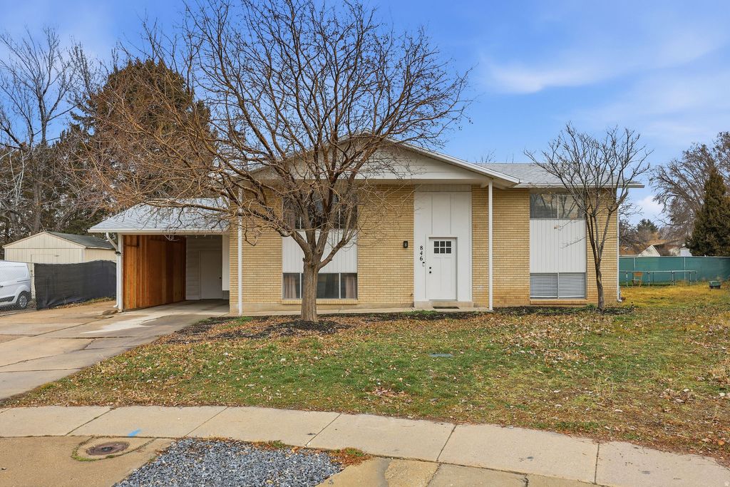 Photo of 846 W 2600 N, Clinton, UT 84015 (MLS # 2137408)