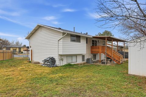 Tiny photo for 846 W 2600 N, Clinton, UT 84015 (MLS # 2137408)