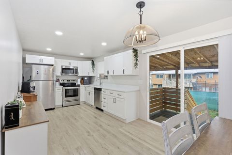 Tiny photo for 846 W 2600 N, Clinton, UT 84015 (MLS # 2137408)