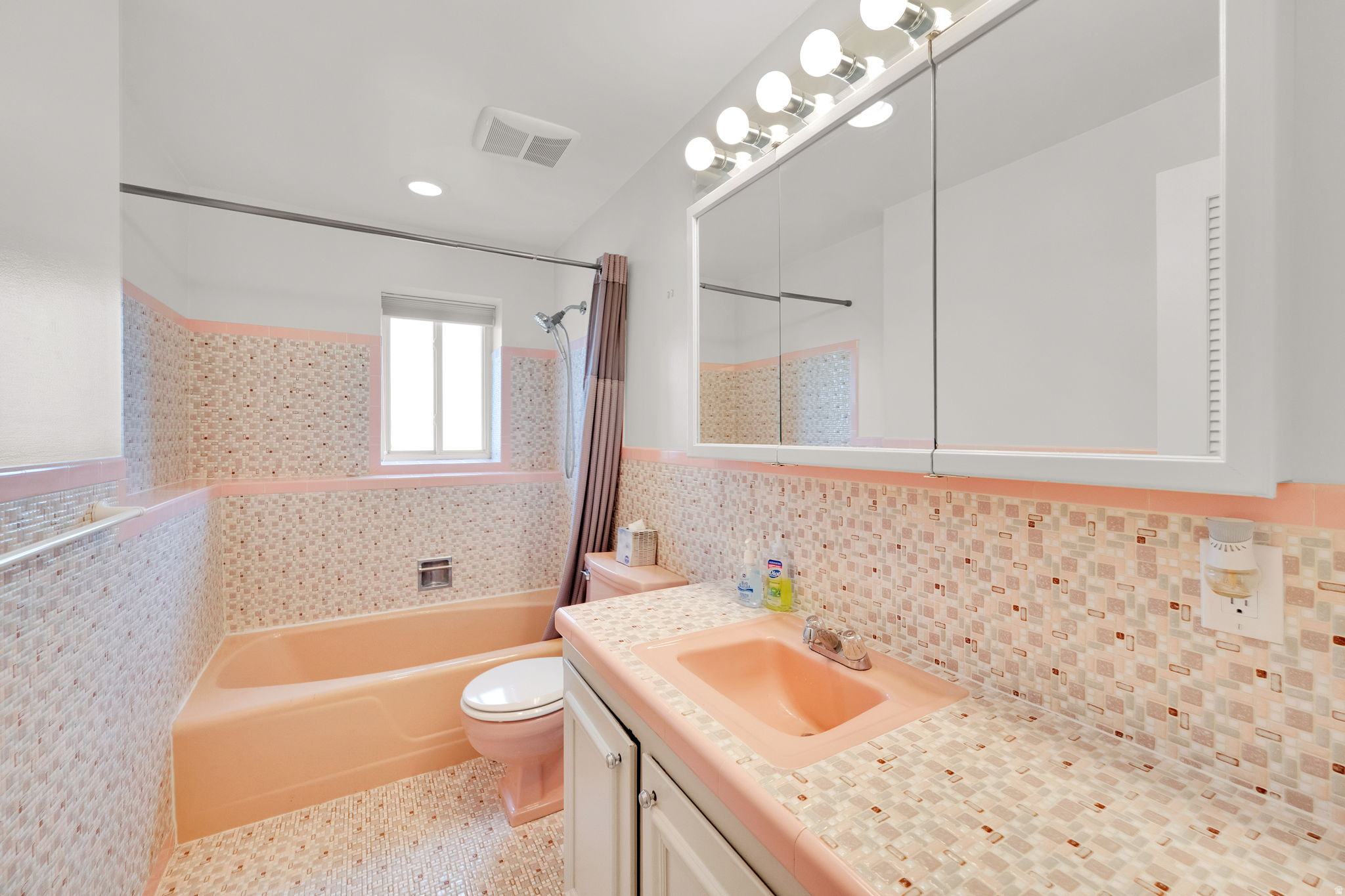 NORTH HILLS - Residential
