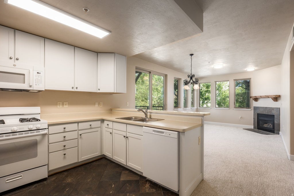 Photo of 6605 OVERLAND DR #208, Park City, UT 84098 (MLS # 2183460)
