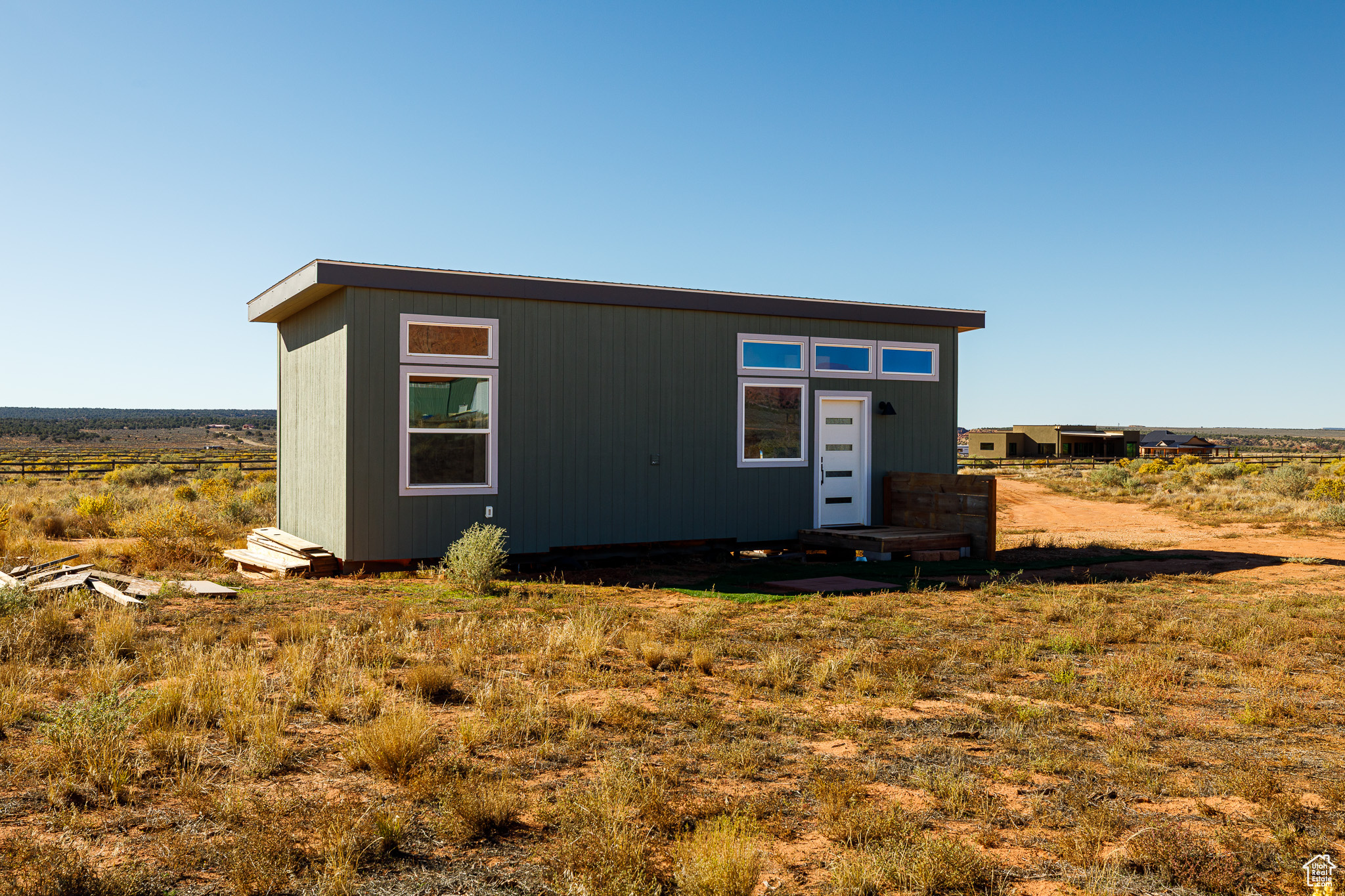 CRIMSON ESTATES - Land