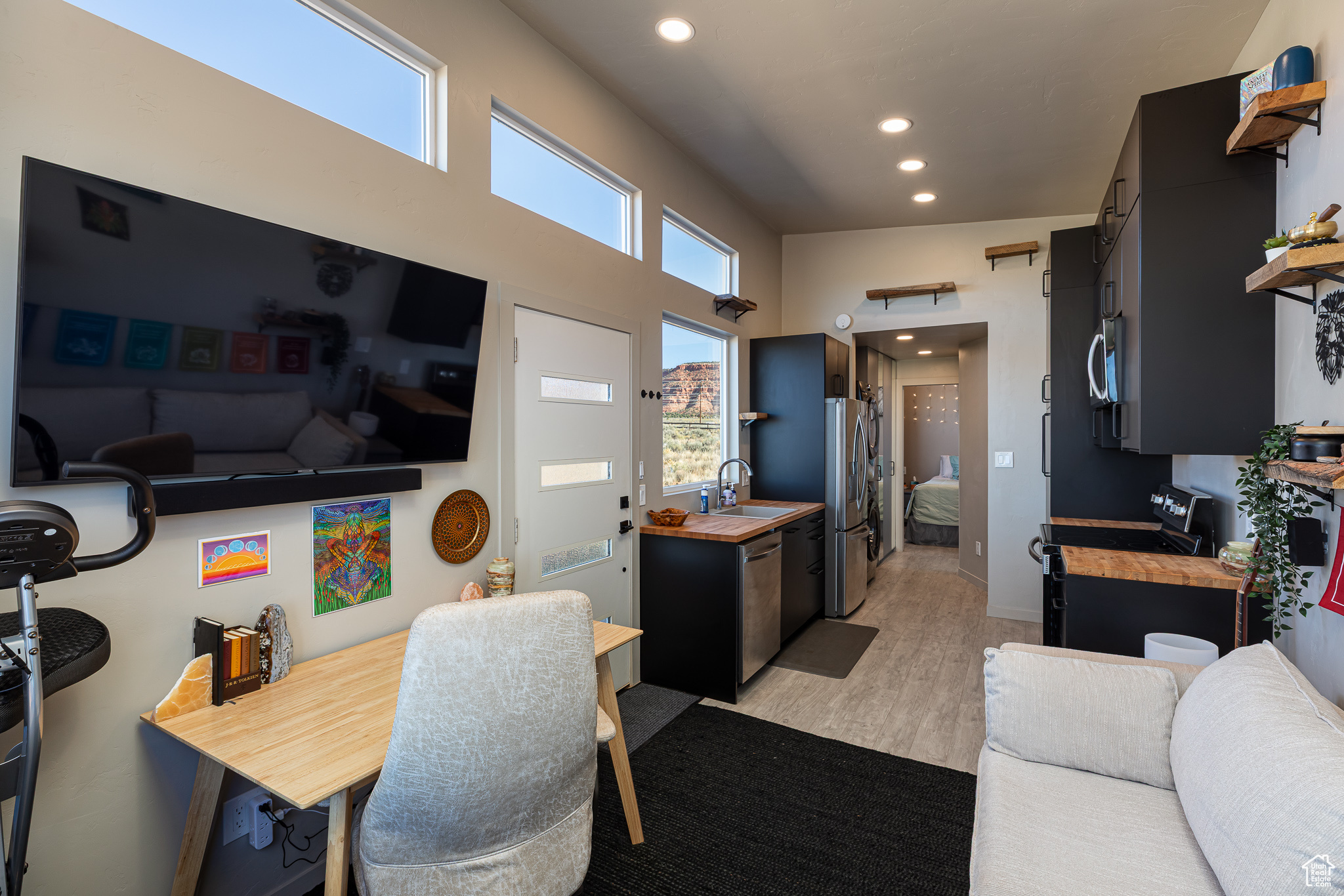 CRIMSON ESTATES - Land