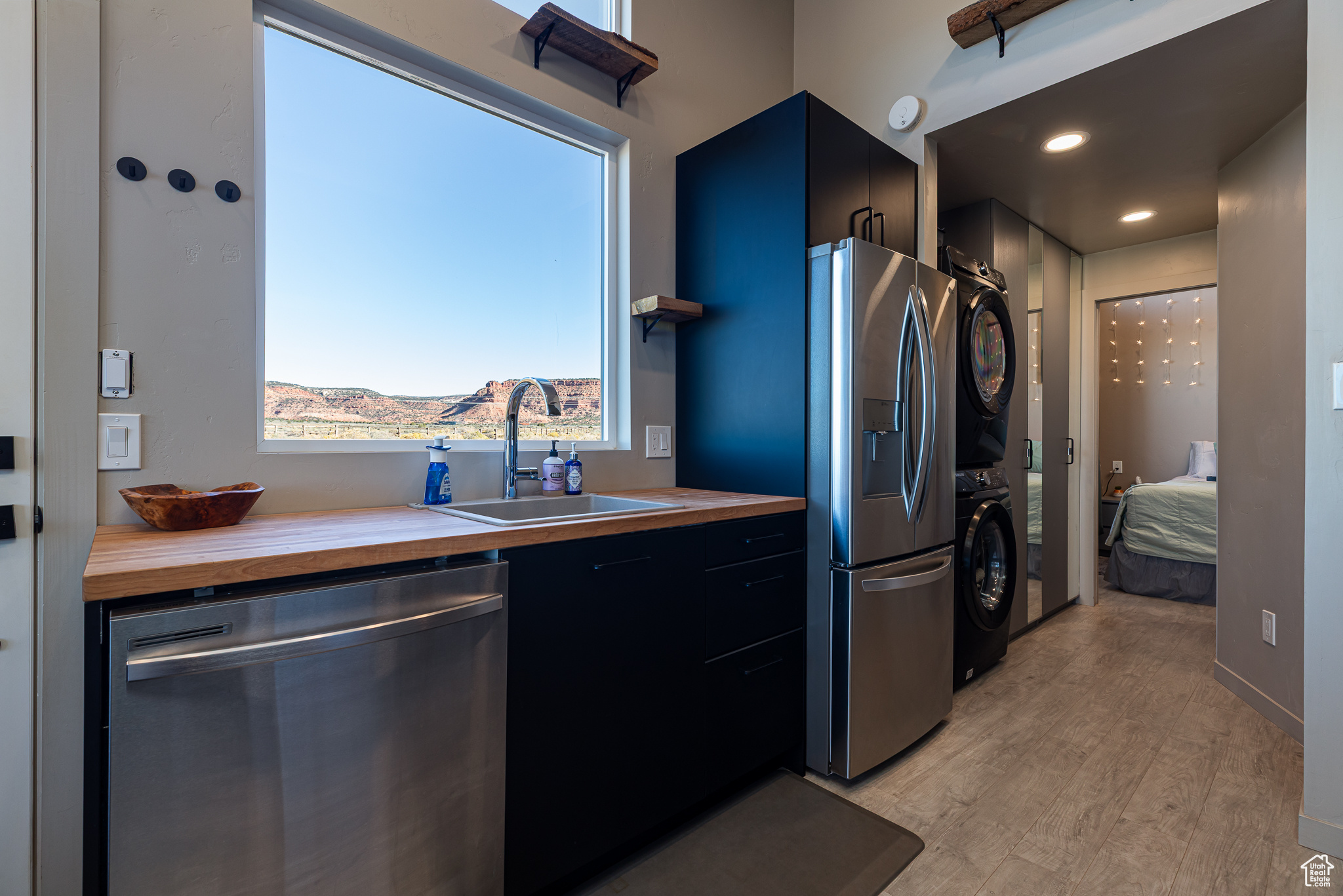 CRIMSON ESTATES - Land