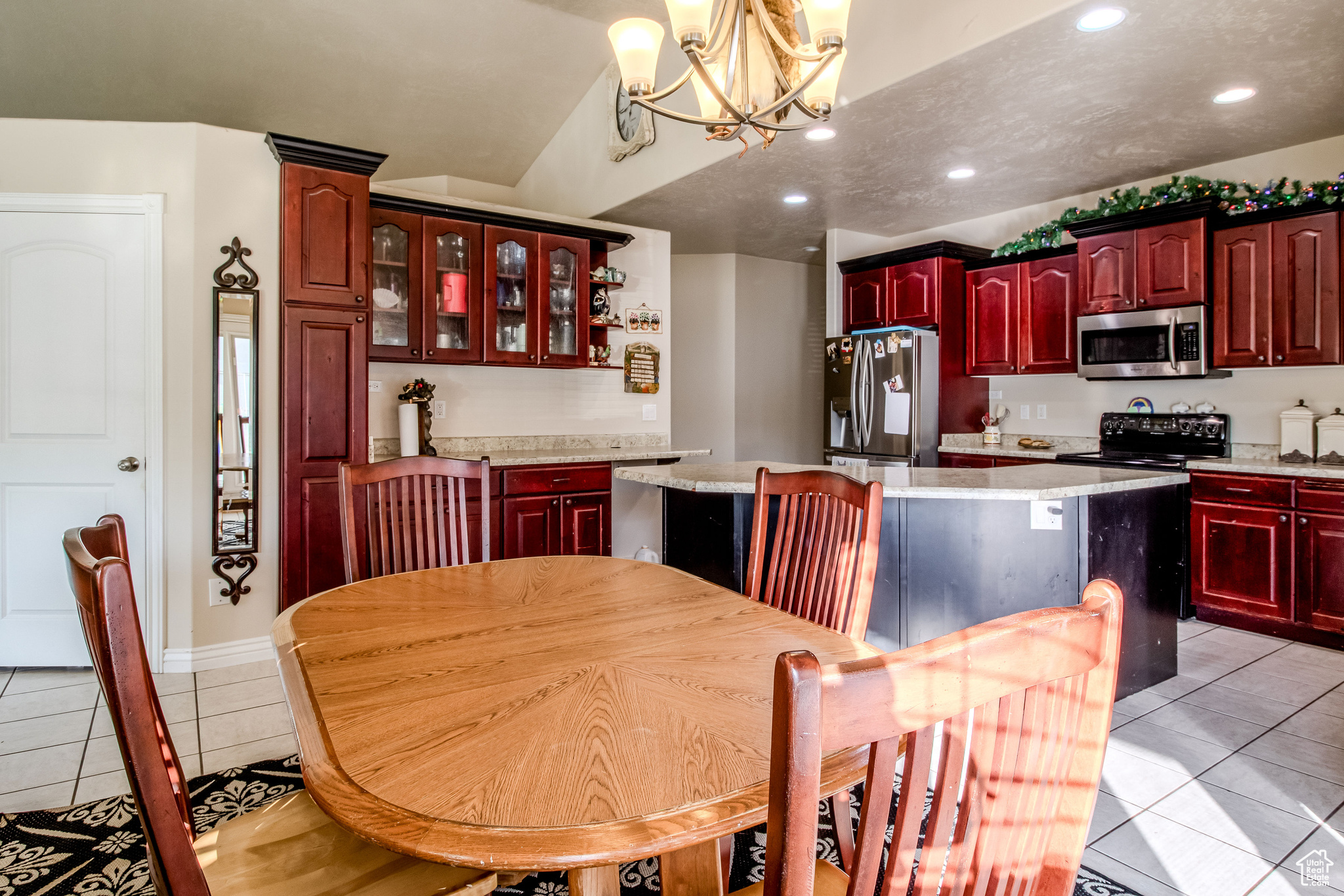 SARATOGA SPRINGS - Residential